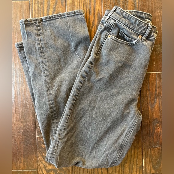 Old Navy Extra High-Rise Jeans - Picture 5 of 9